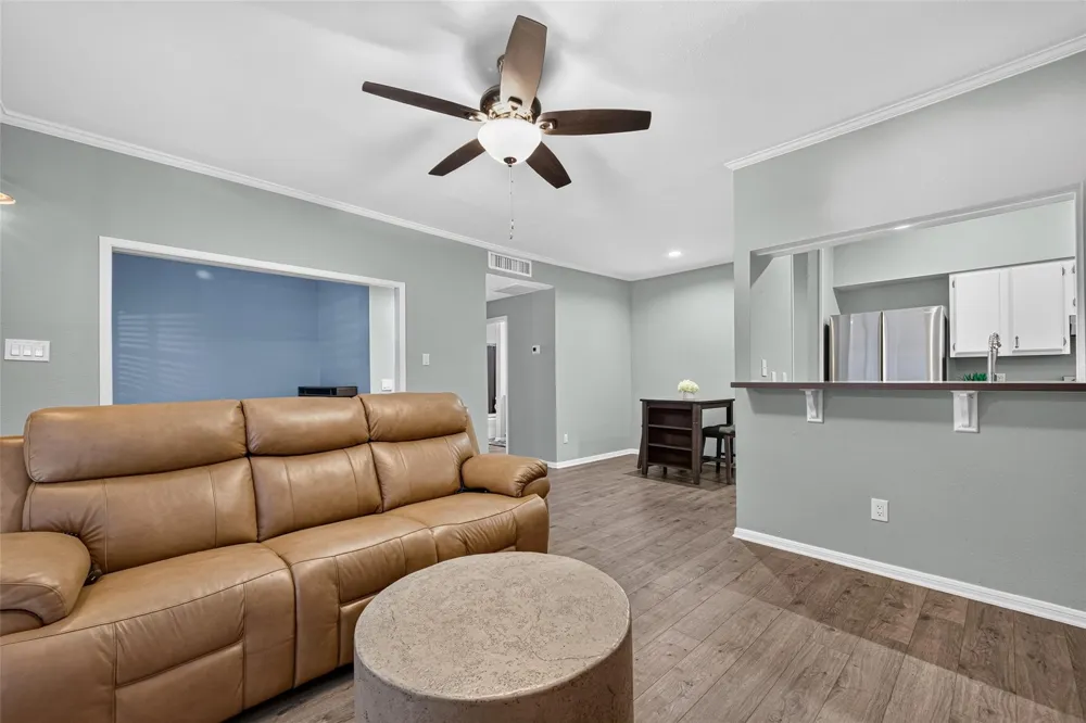 2001 Bering Drive #3D Houston, TX 77057