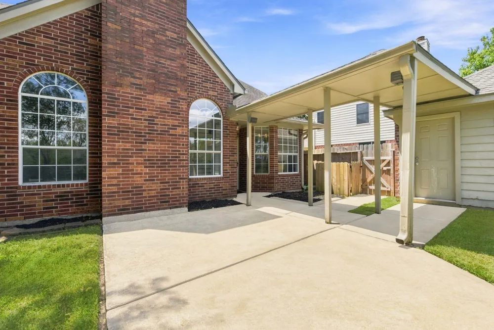 13507 Willow Heights Court Houston, TX 77059