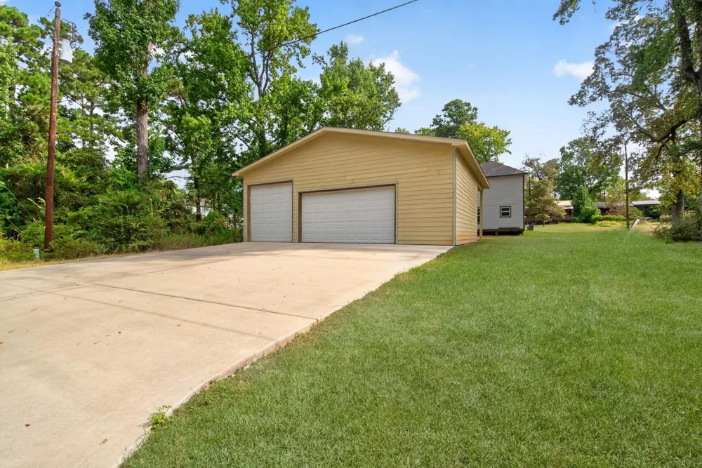 155 Cherry Tree Livingston, TX 77351