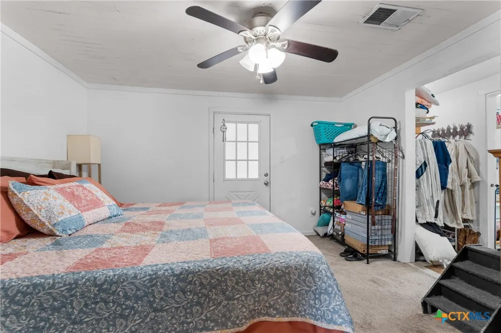 798 County Road 367 Lott, TX 76656