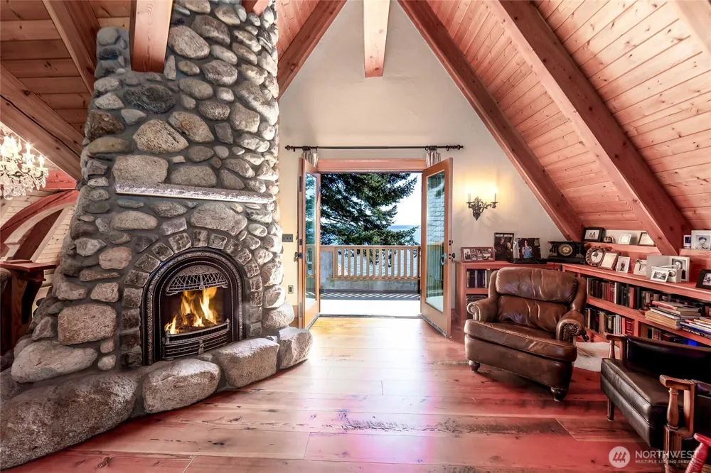 702 San Juan Drive San Juan Island, WA 98250
