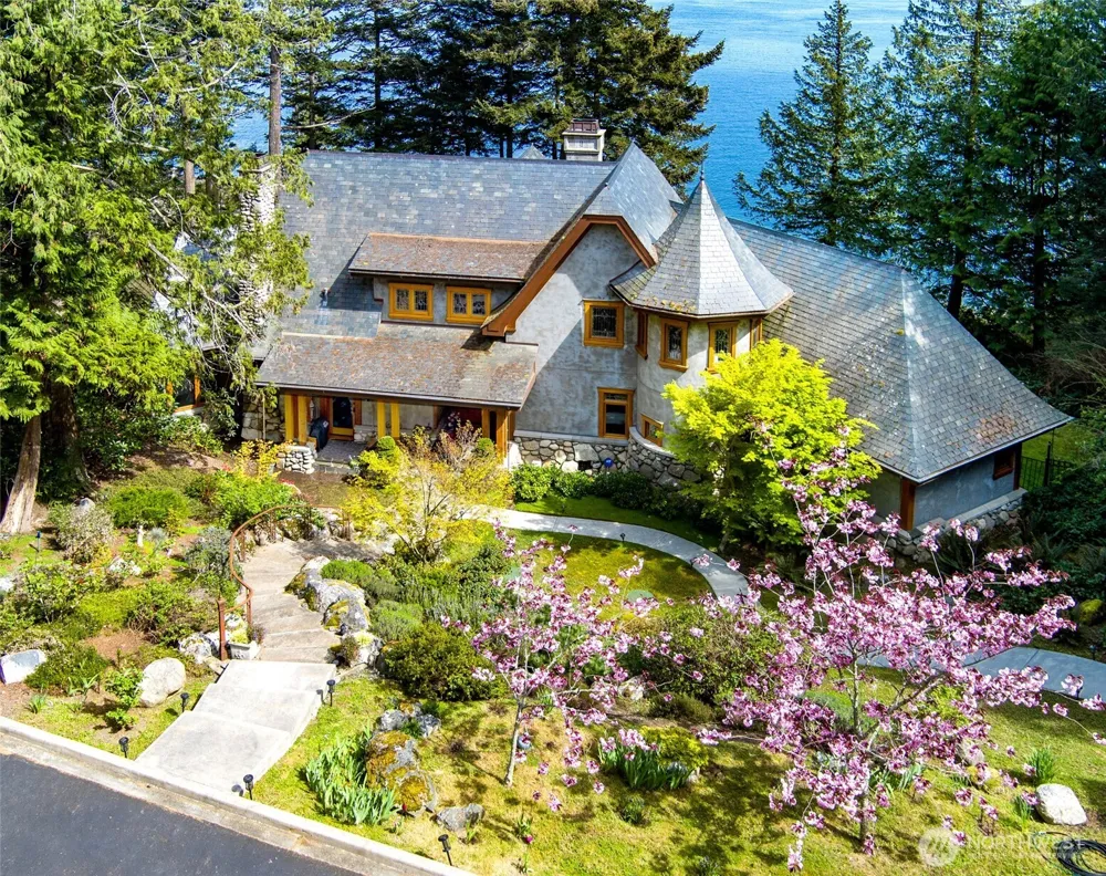 702 San Juan Drive San Juan Island, WA 98250