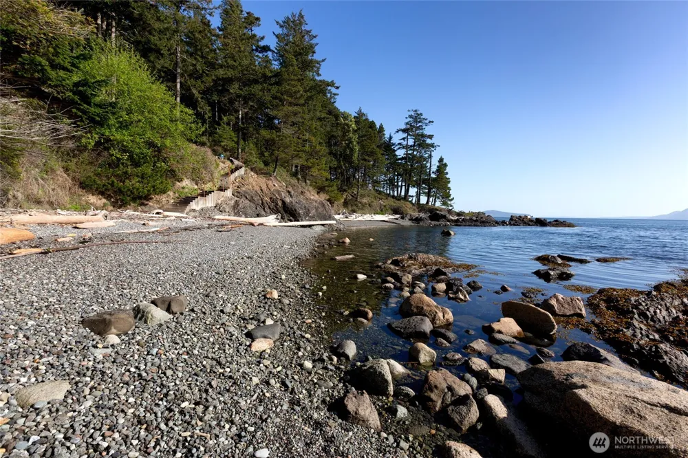 702 San Juan Drive San Juan Island, WA 98250