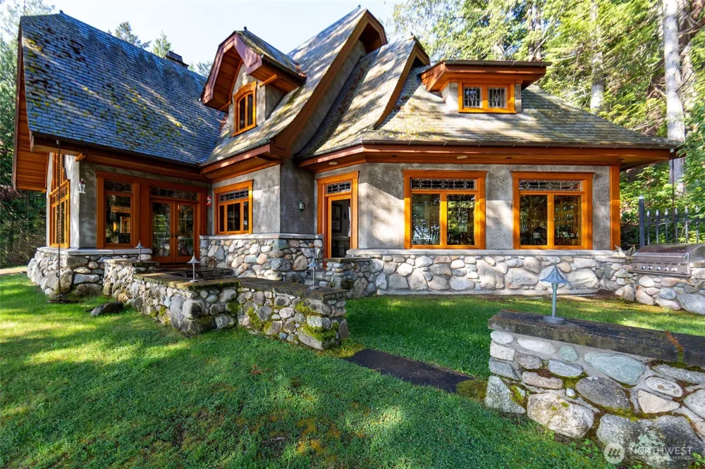 702 San Juan Drive San Juan Island, WA 98250