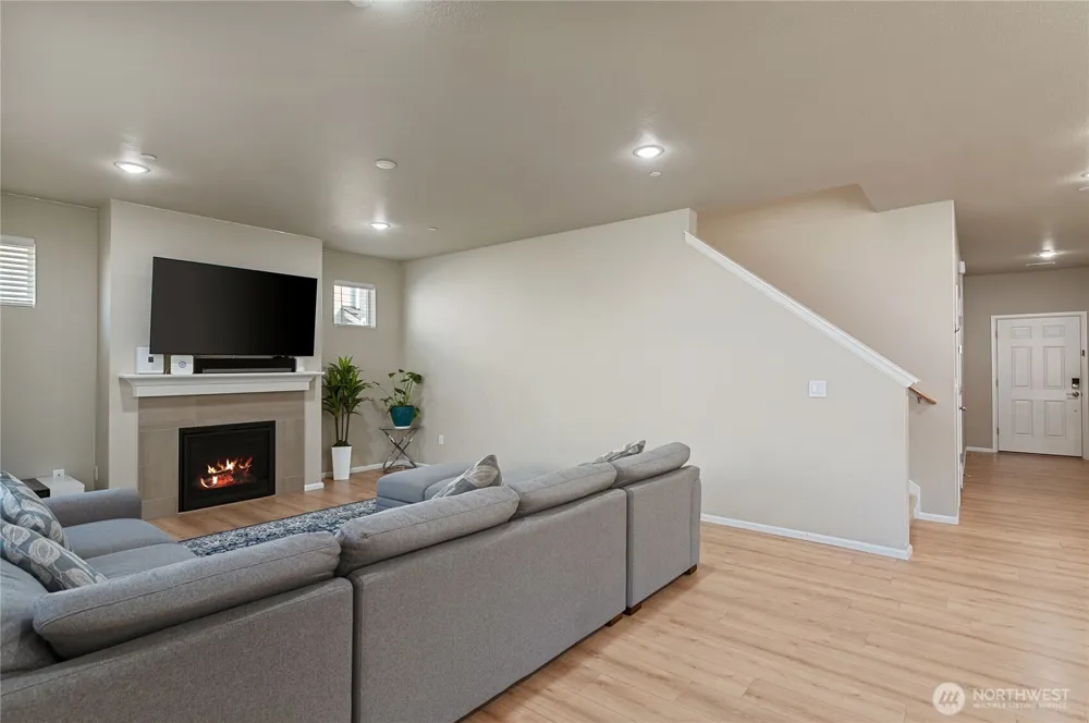 1175 Panoramic Loop Bremerton, WA 98312