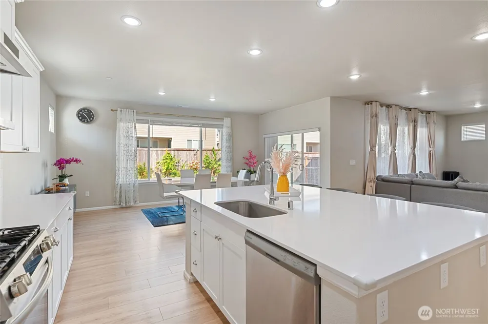1175 Panoramic Loop Bremerton, WA 98312