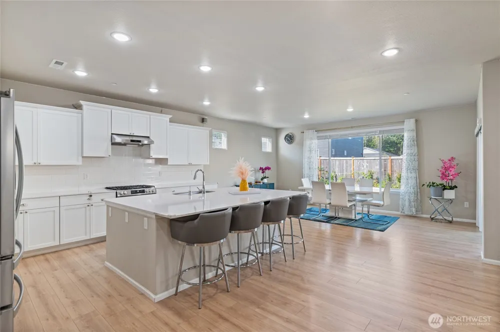 1175 Panoramic Loop Bremerton, WA 98312