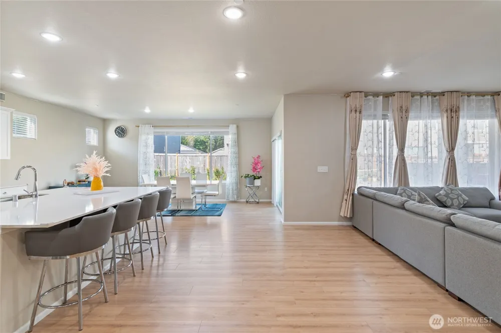 1175 Panoramic Loop Bremerton, WA 98312