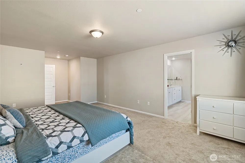 1175 Panoramic Loop Bremerton, WA 98312