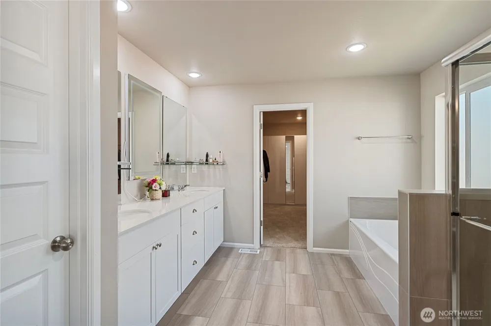 1175 Panoramic Loop Bremerton, WA 98312