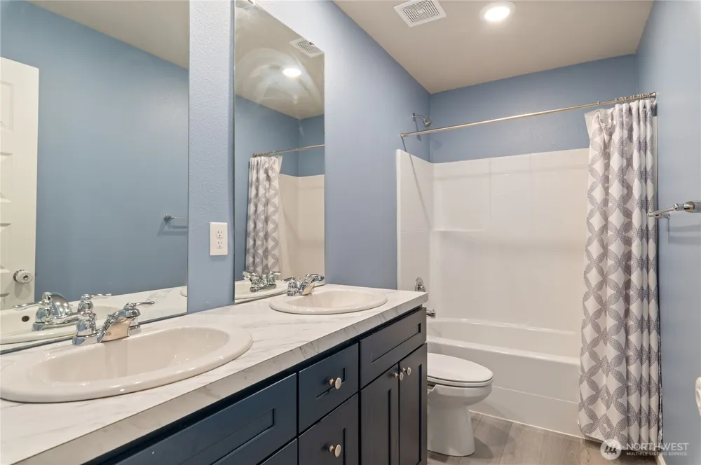 1175 Panoramic Loop Bremerton, WA 98312