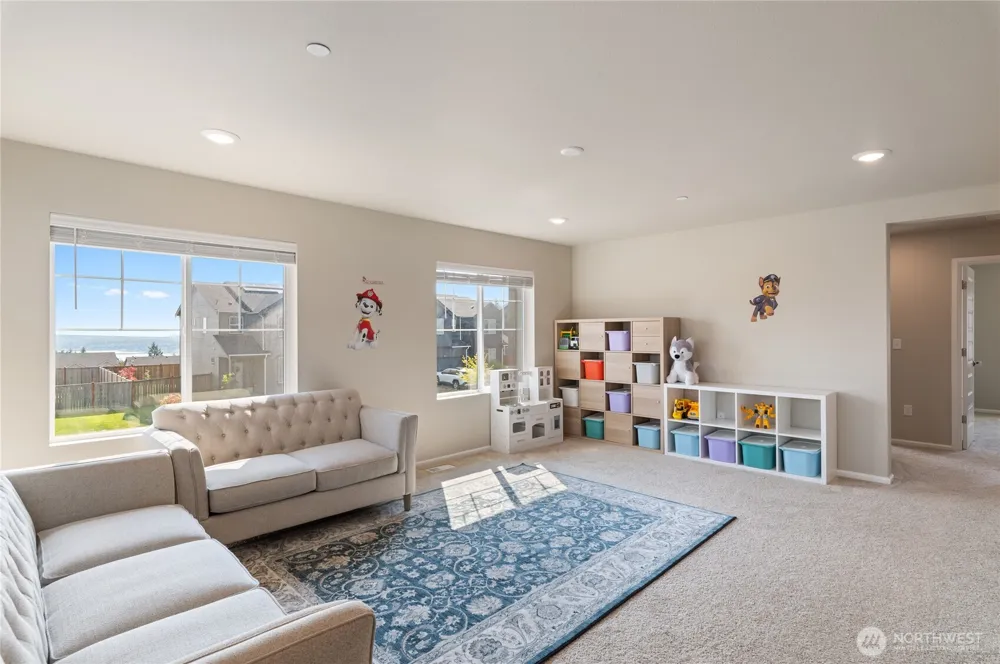 1175 Panoramic Loop Bremerton, WA 98312