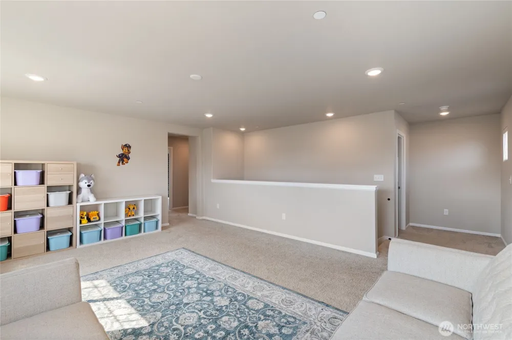 1175 Panoramic Loop Bremerton, WA 98312