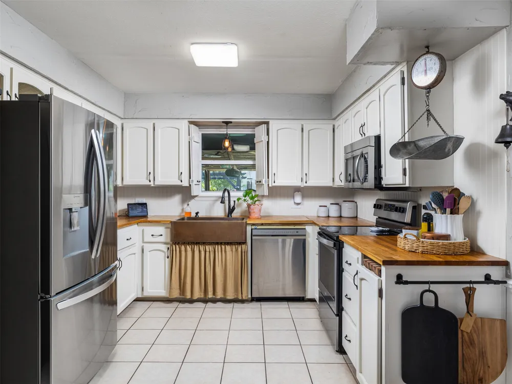 115 Wuensche Thorndale, TX 76577