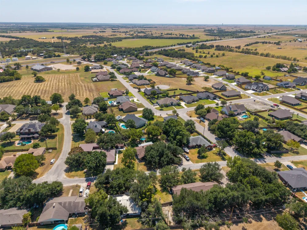 115 Wuensche Thorndale, TX 76577