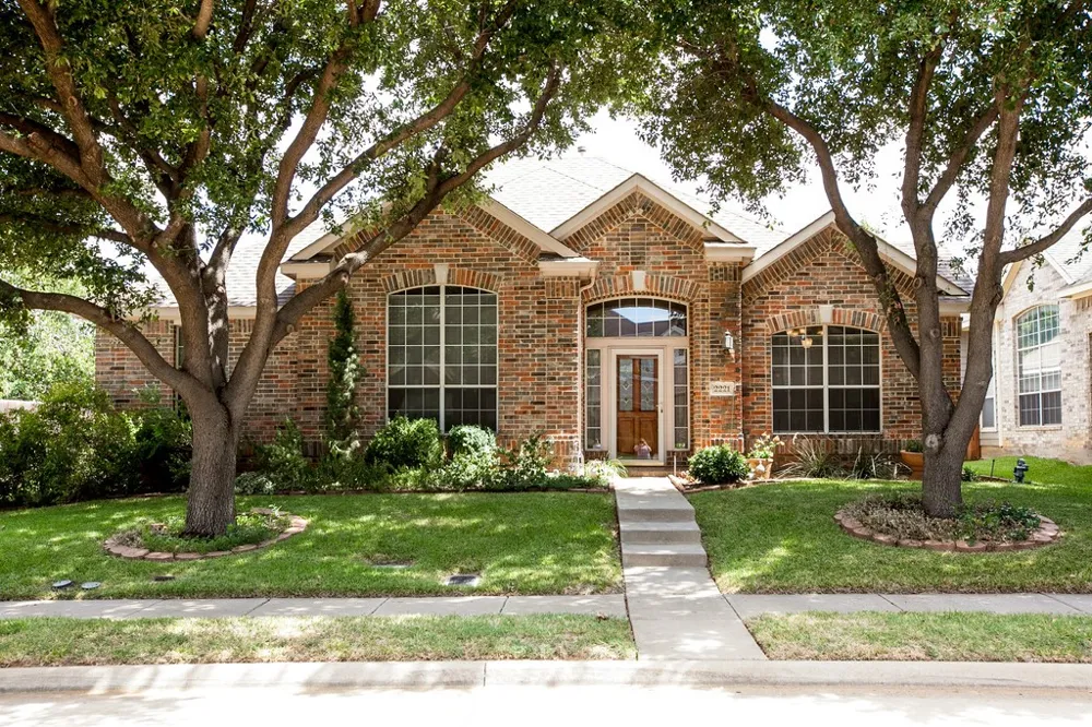 2221 Briary Trace Court Lewisville, TX 75077
