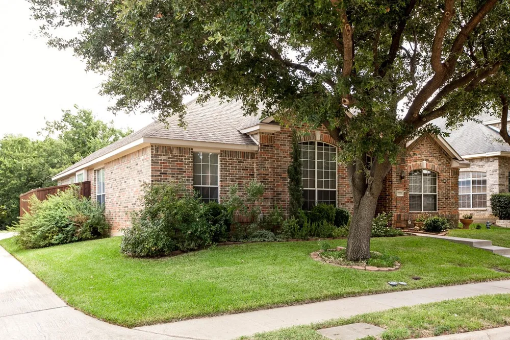 2221 Briary Trace Court Lewisville, TX 75077