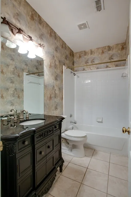 2221 Briary Trace Court Lewisville, TX 75077