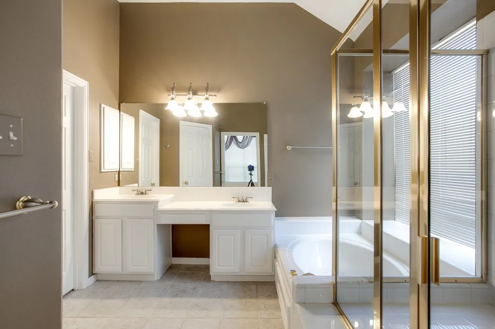2221 Briary Trace Court Lewisville, TX 75077