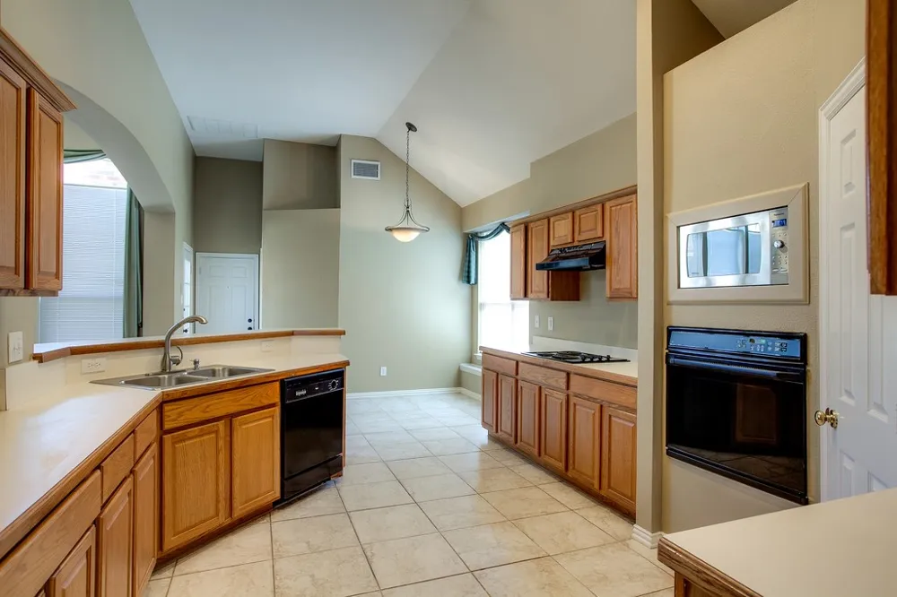 2221 Briary Trace Court Lewisville, TX 75077