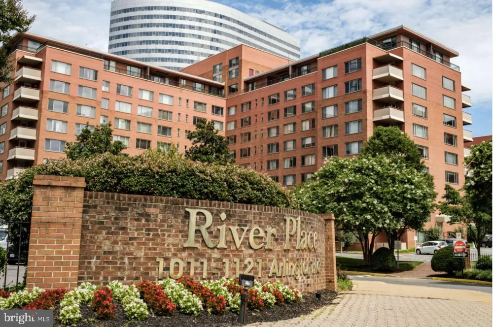 1111 ARLINGTON BOULEVARD #901 Arlington, VA 22209