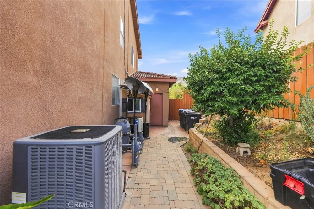 22428 Country Crest Moreno Valley, CA 92557
