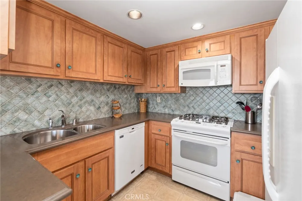 106 Western #302 San Pedro, CA 90732