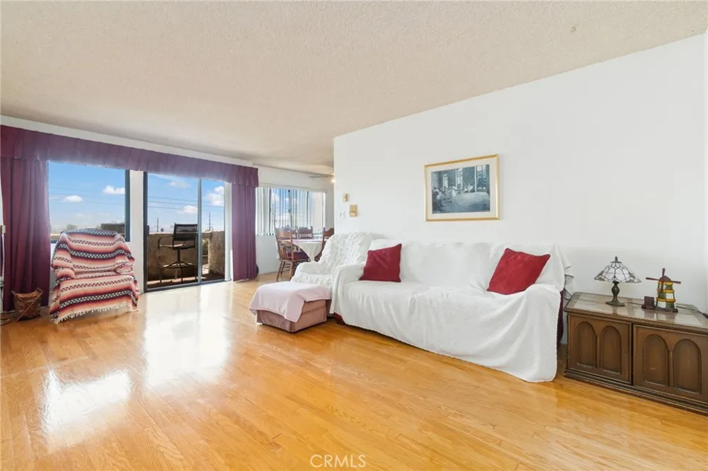 106 Western #302 San Pedro, CA 90732