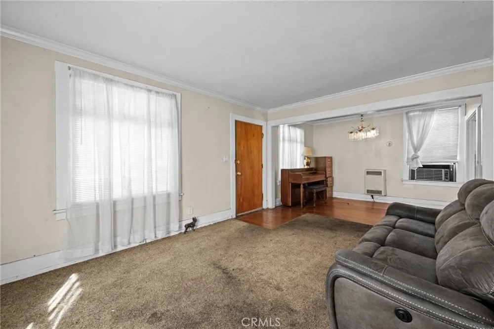 1622 Navarro Pasadena, CA 91103