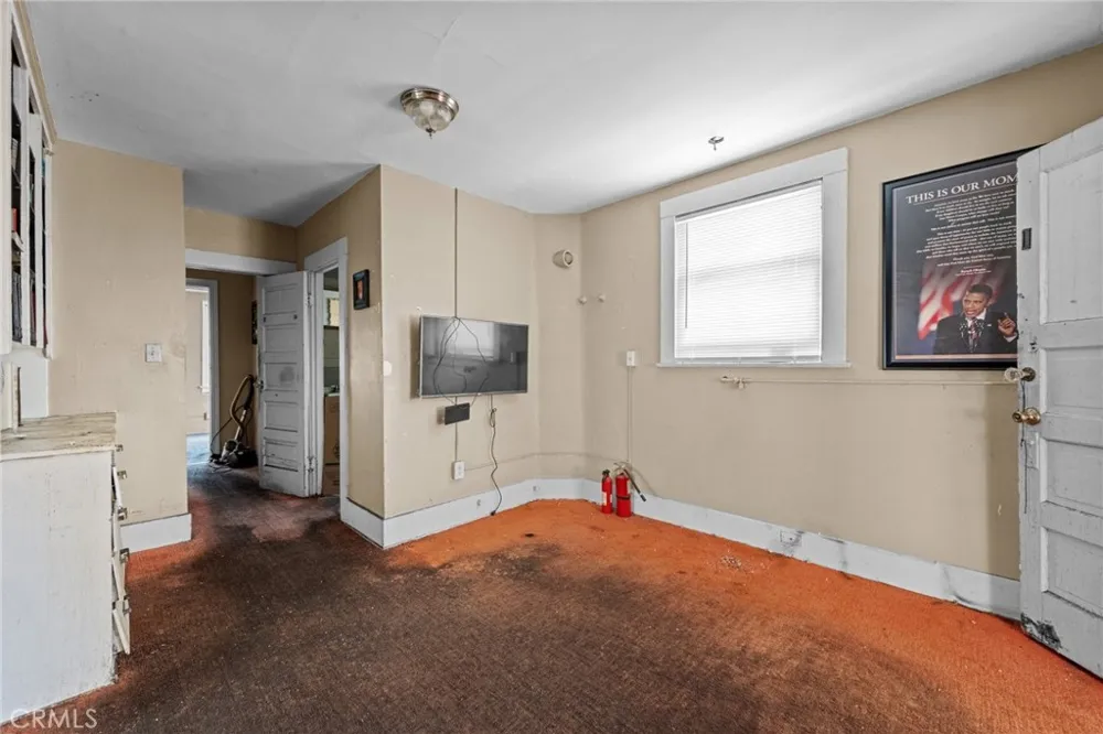 1622 Navarro Pasadena, CA 91103