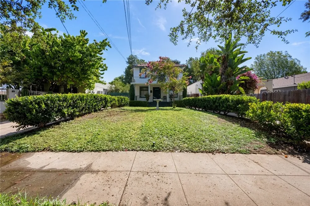 1622 Navarro Pasadena, CA 91103