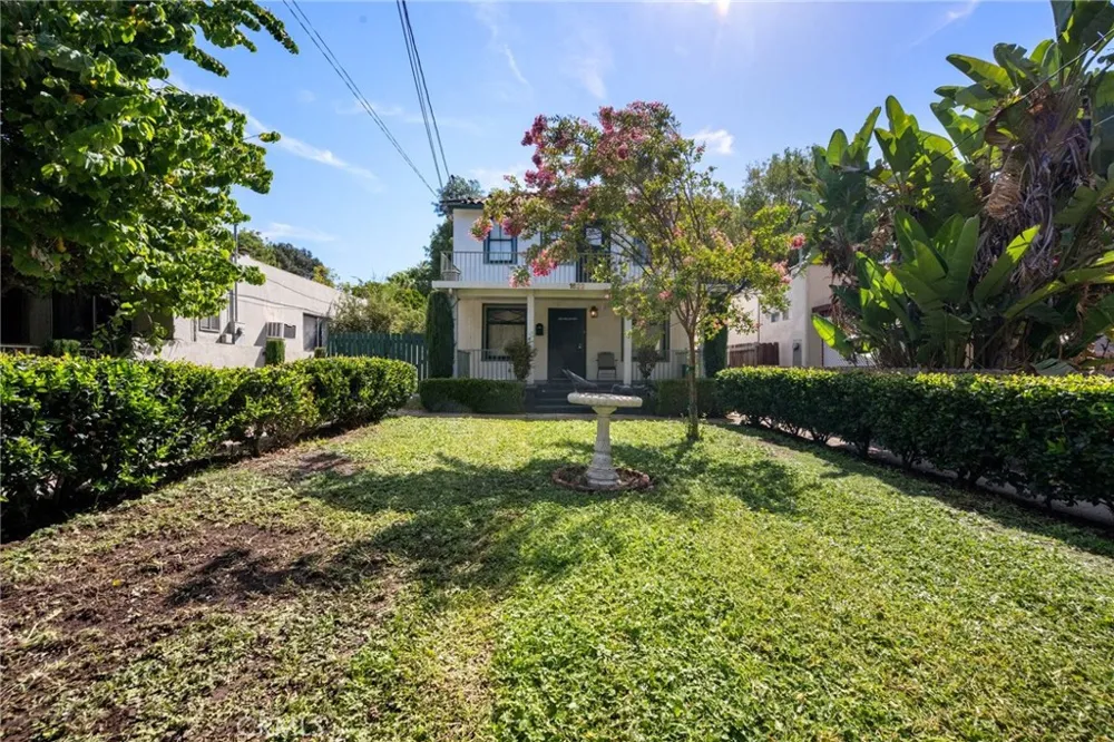 1622 Navarro Pasadena, CA 91103