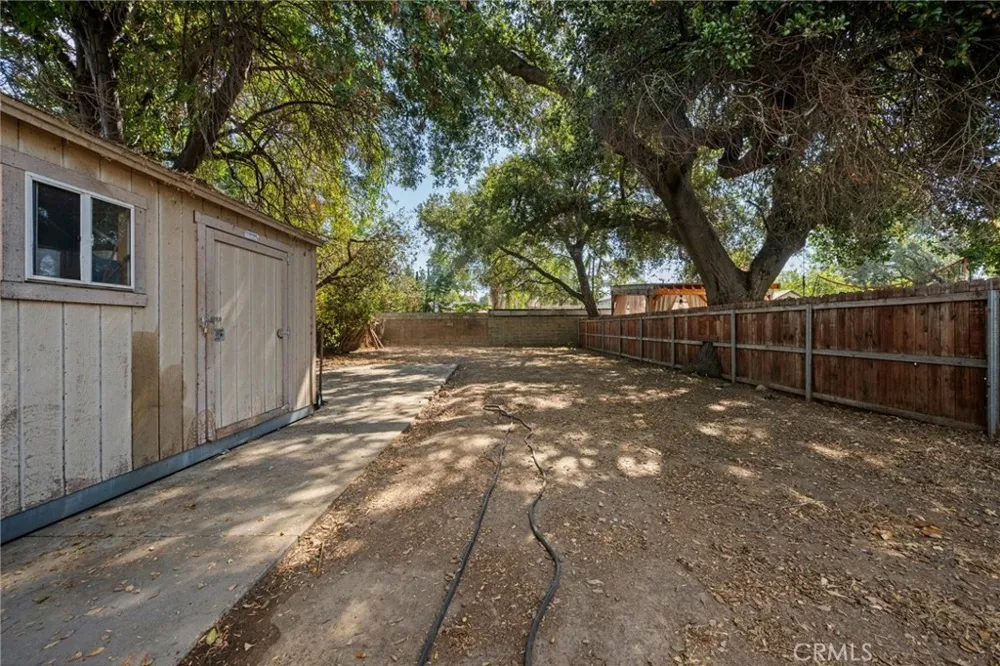 1622 Navarro Pasadena, CA 91103