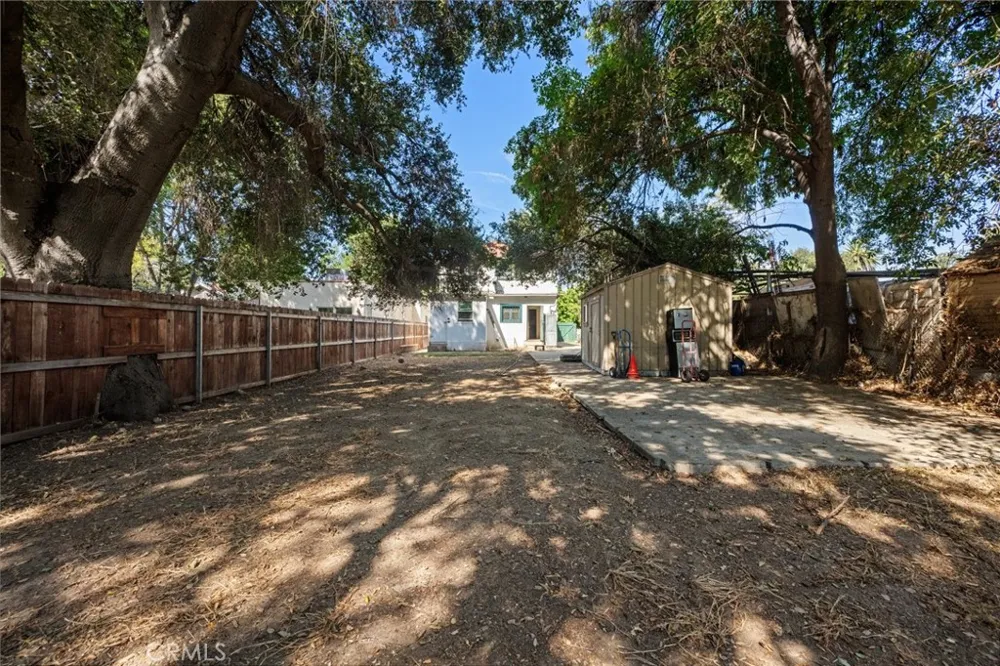 1622 Navarro Pasadena, CA 91103