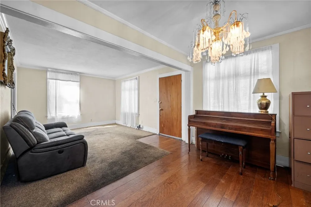 1622 Navarro Pasadena, CA 91103