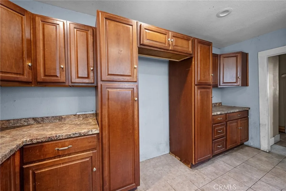 1622 Navarro Pasadena, CA 91103
