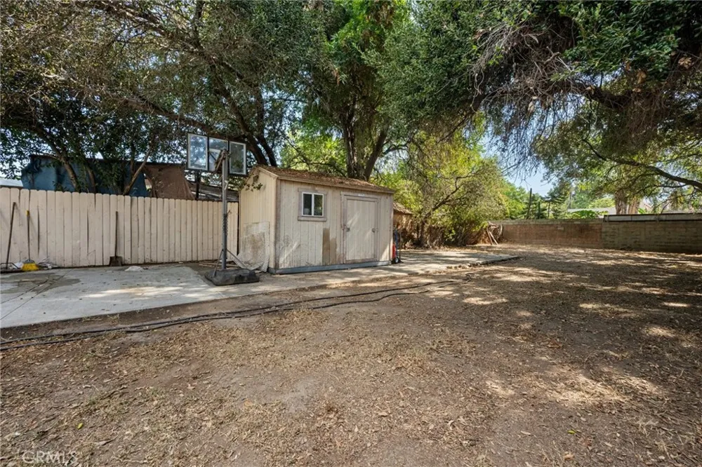 1622 Navarro Pasadena, CA 91103