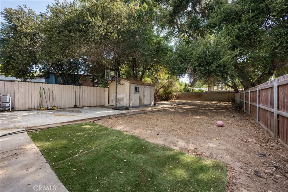 1622 Navarro Pasadena, CA 91103