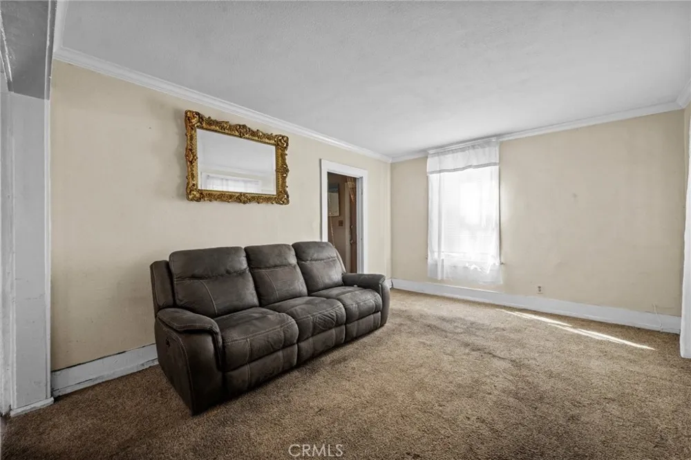 1622 Navarro Pasadena, CA 91103