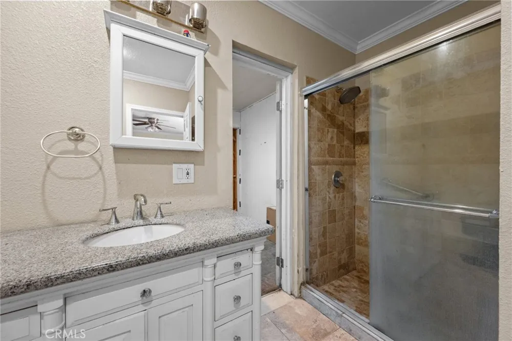 1622 Navarro Pasadena, CA 91103