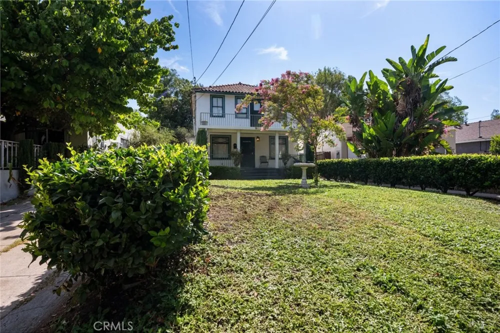 1622 Navarro Pasadena, CA 91103