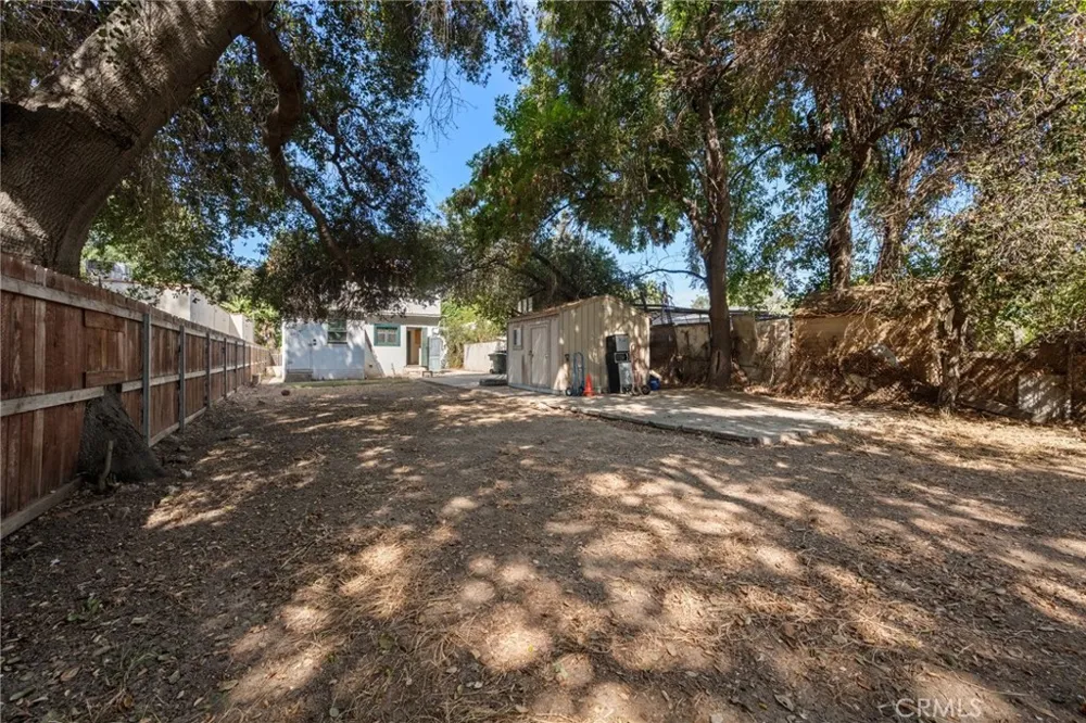 1622 Navarro Pasadena, CA 91103