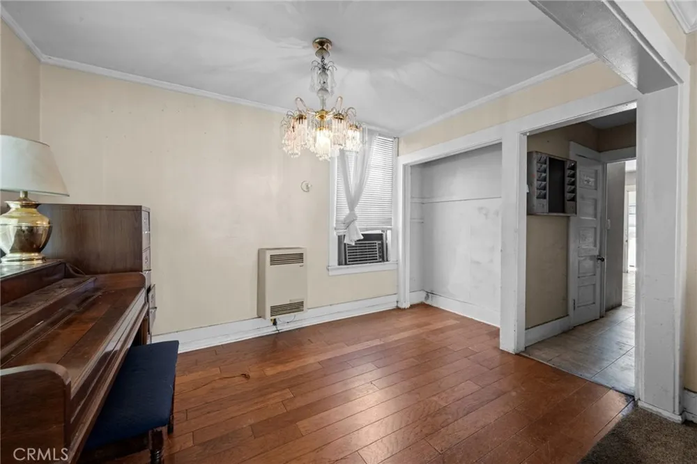 1622 Navarro Pasadena, CA 91103