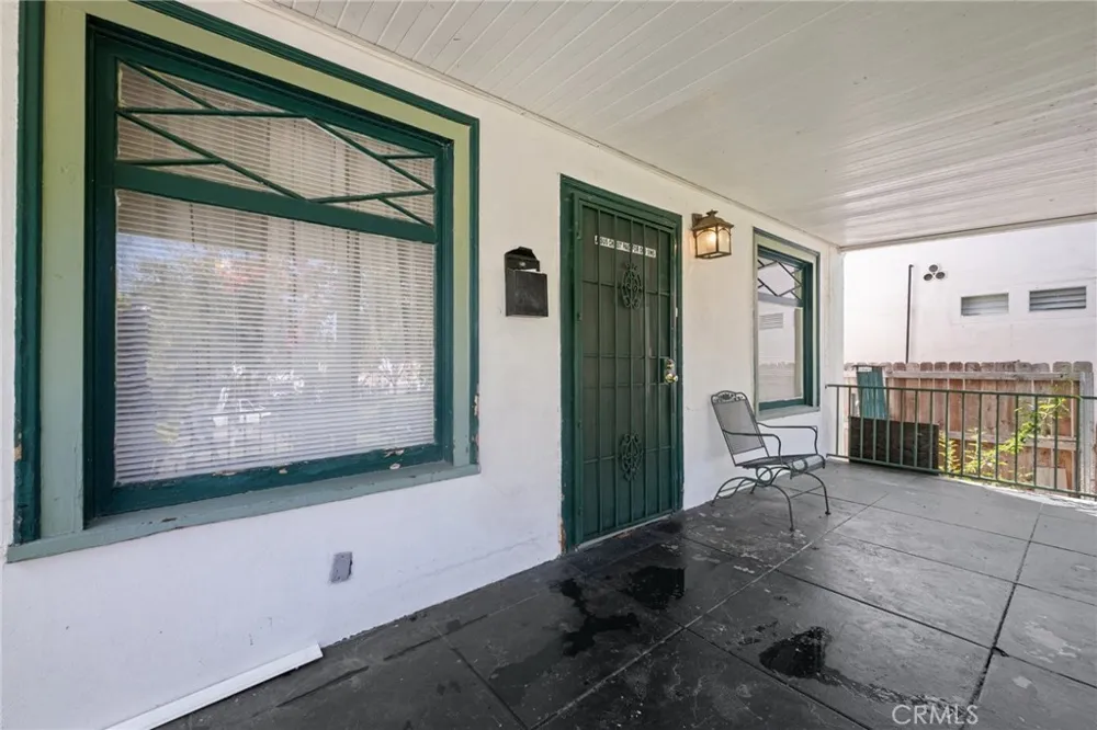 1622 Navarro Pasadena, CA 91103