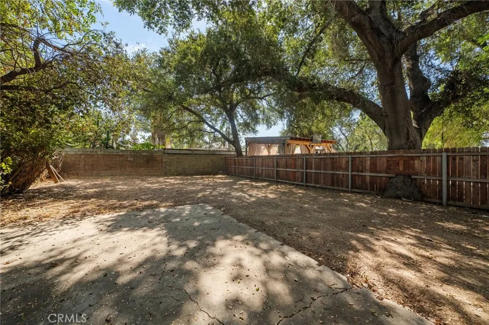 1622 Navarro Pasadena, CA 91103