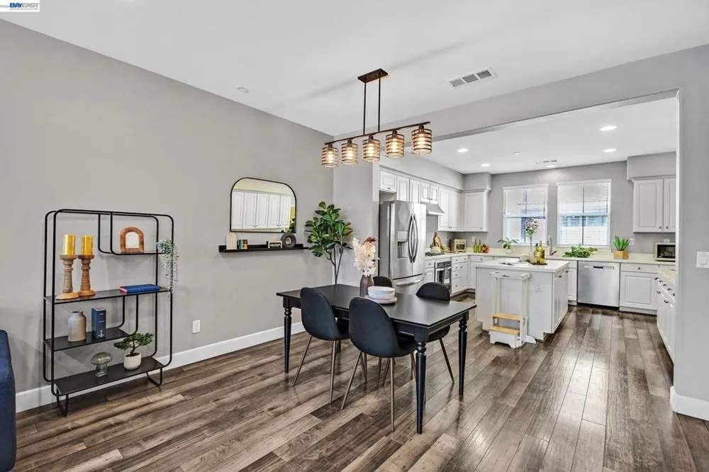 2283 Gibbons St Hayward, CA 94541