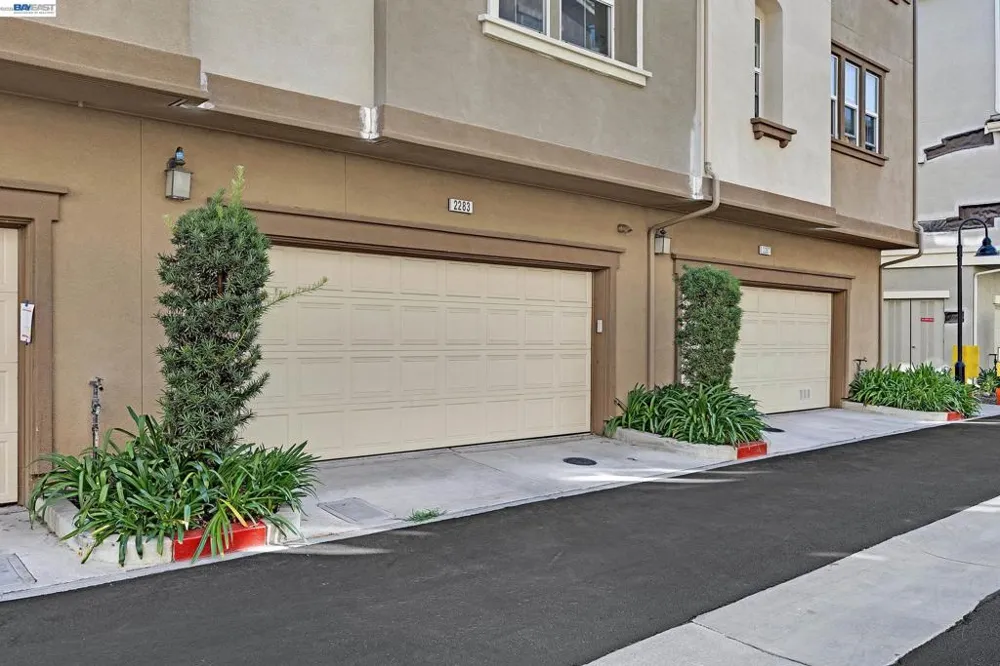 2283 Gibbons St Hayward, CA 94541