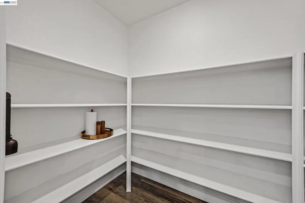 2283 Gibbons St Hayward, CA 94541