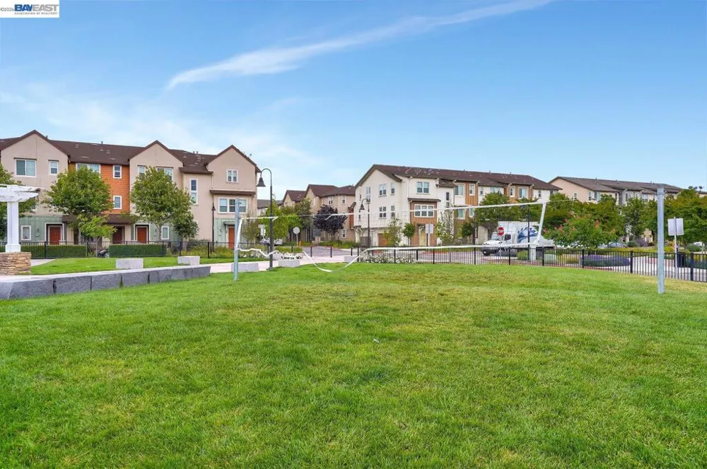 2283 Gibbons St Hayward, CA 94541