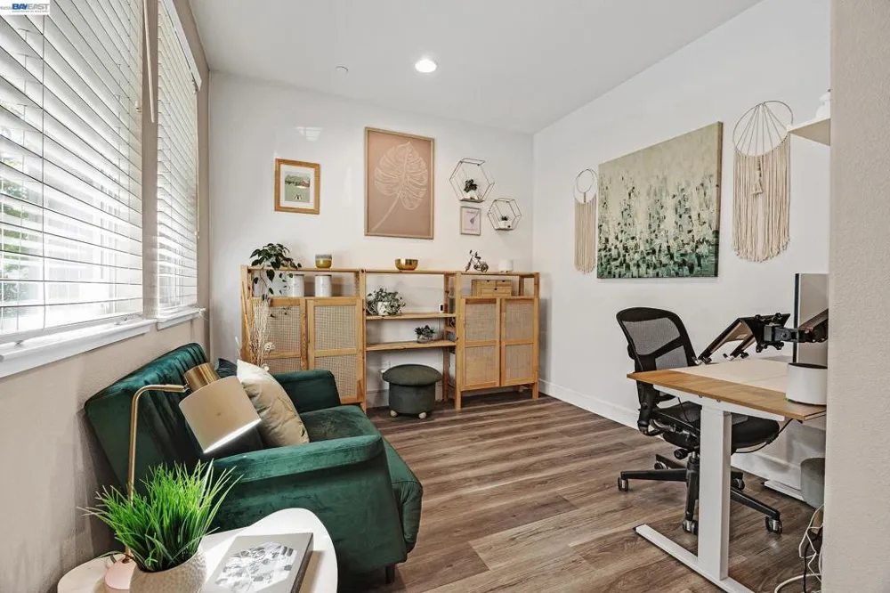 2283 Gibbons St Hayward, CA 94541